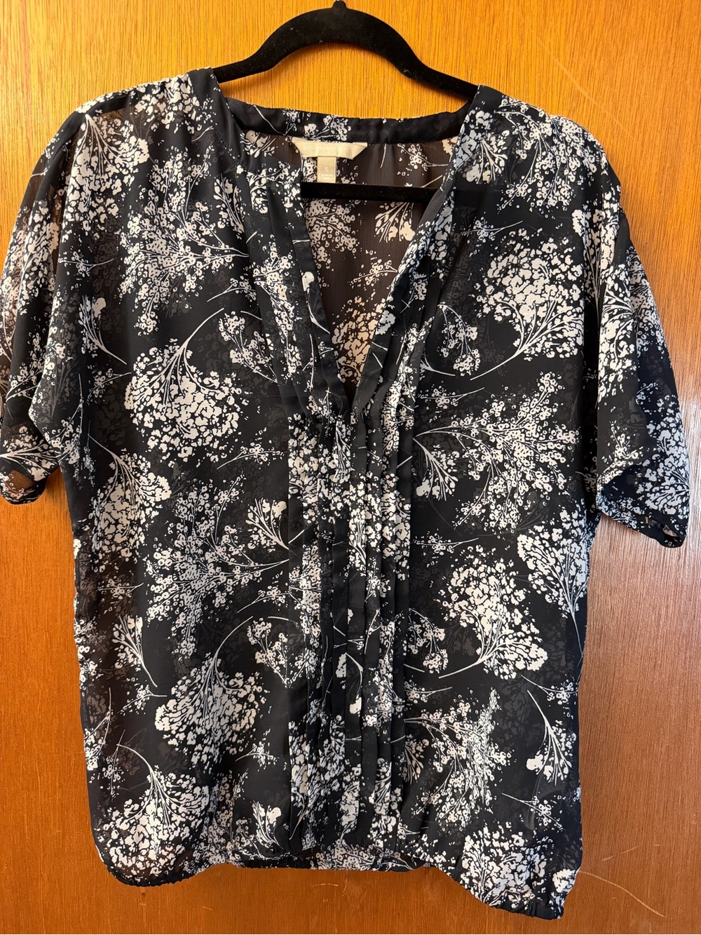 Banana Republic Black and White Floral V-Neck Blouse